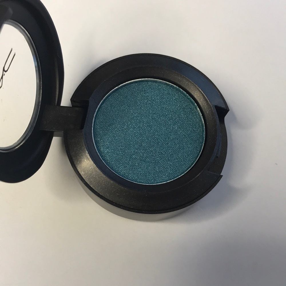 New Mac Eyeshadow in Teal Appeal